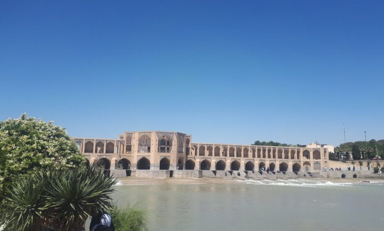 هوای اصفهان در ۱۲ منطقه قابل قبول است