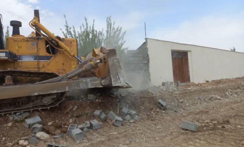 تخریب ساخت‌وسازهای غیرمجاز در اراضی کشاورزی بروجرد