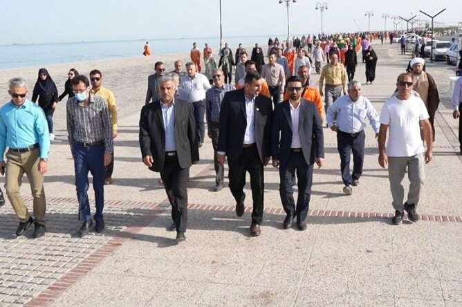 همایش بزرگ پیاده‌روی در ساحل بوشهر برگزار شد