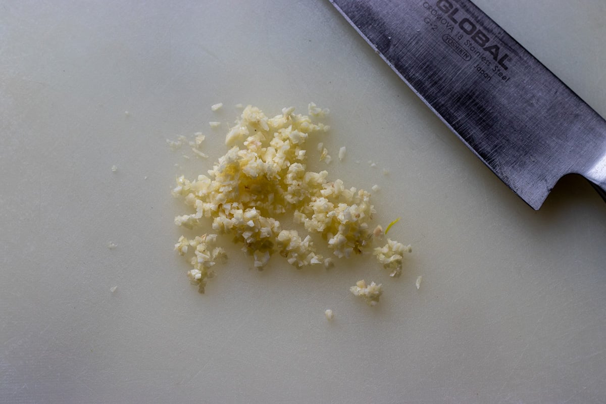 finely chopped garlic for Batata harra