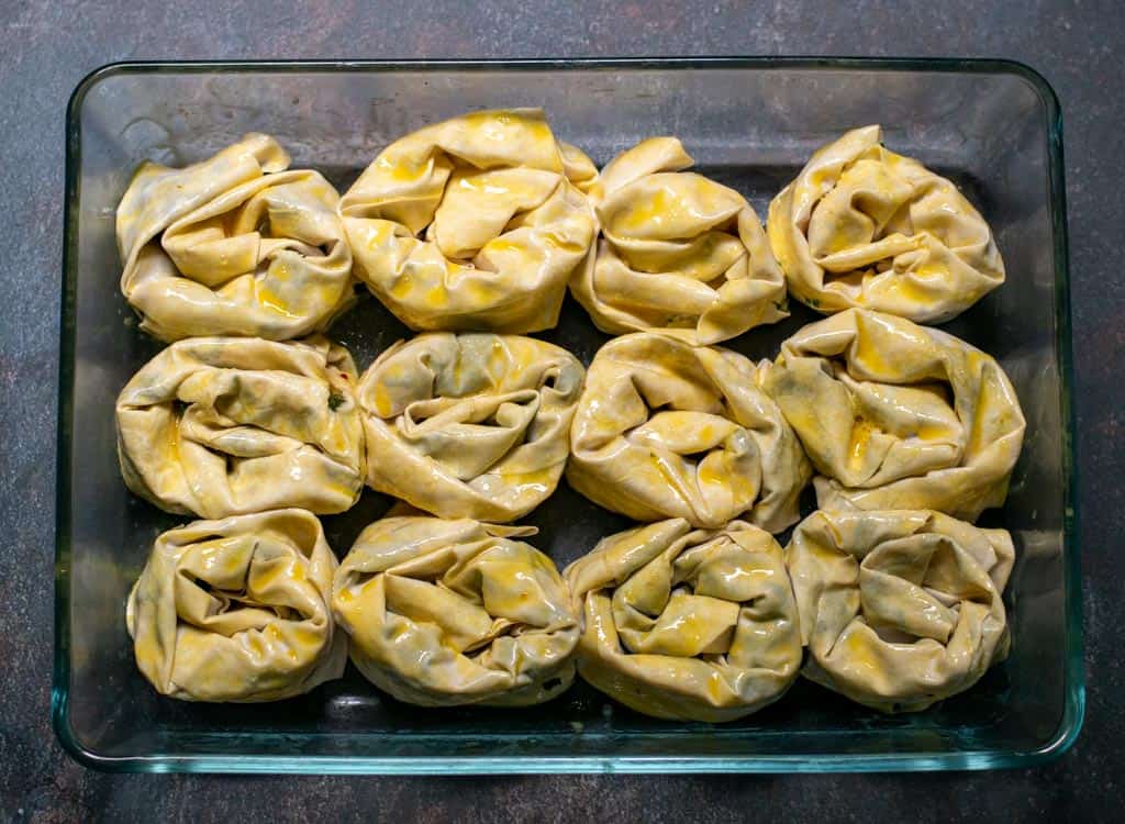 12 pieces of borek are placed on a tray