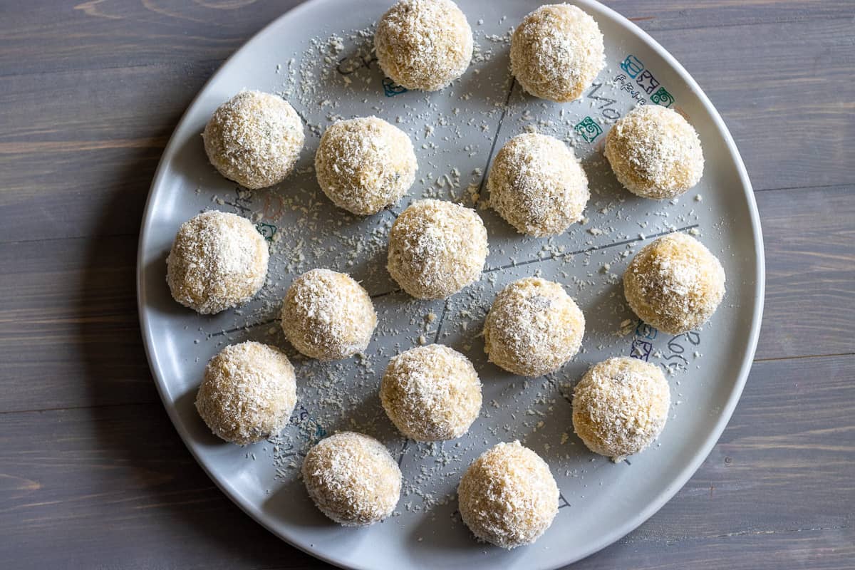 Italian rice balls are ready for frying