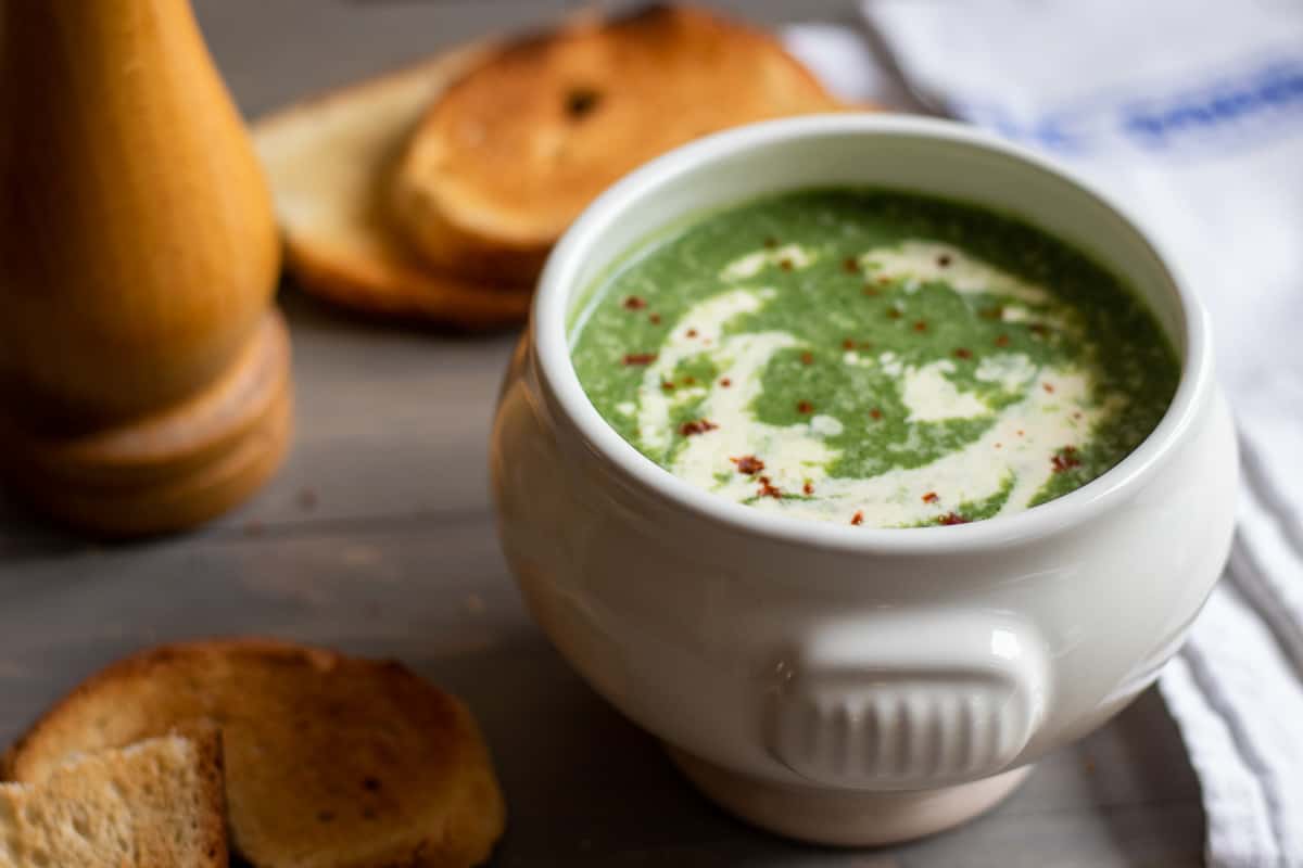 wild garlic soup served with toasted bread