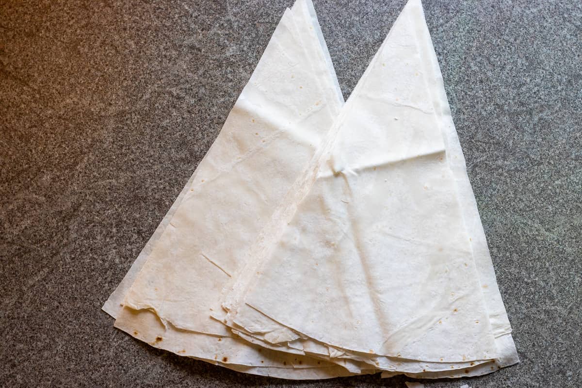 3 yufka dough are cut into 24 triangles