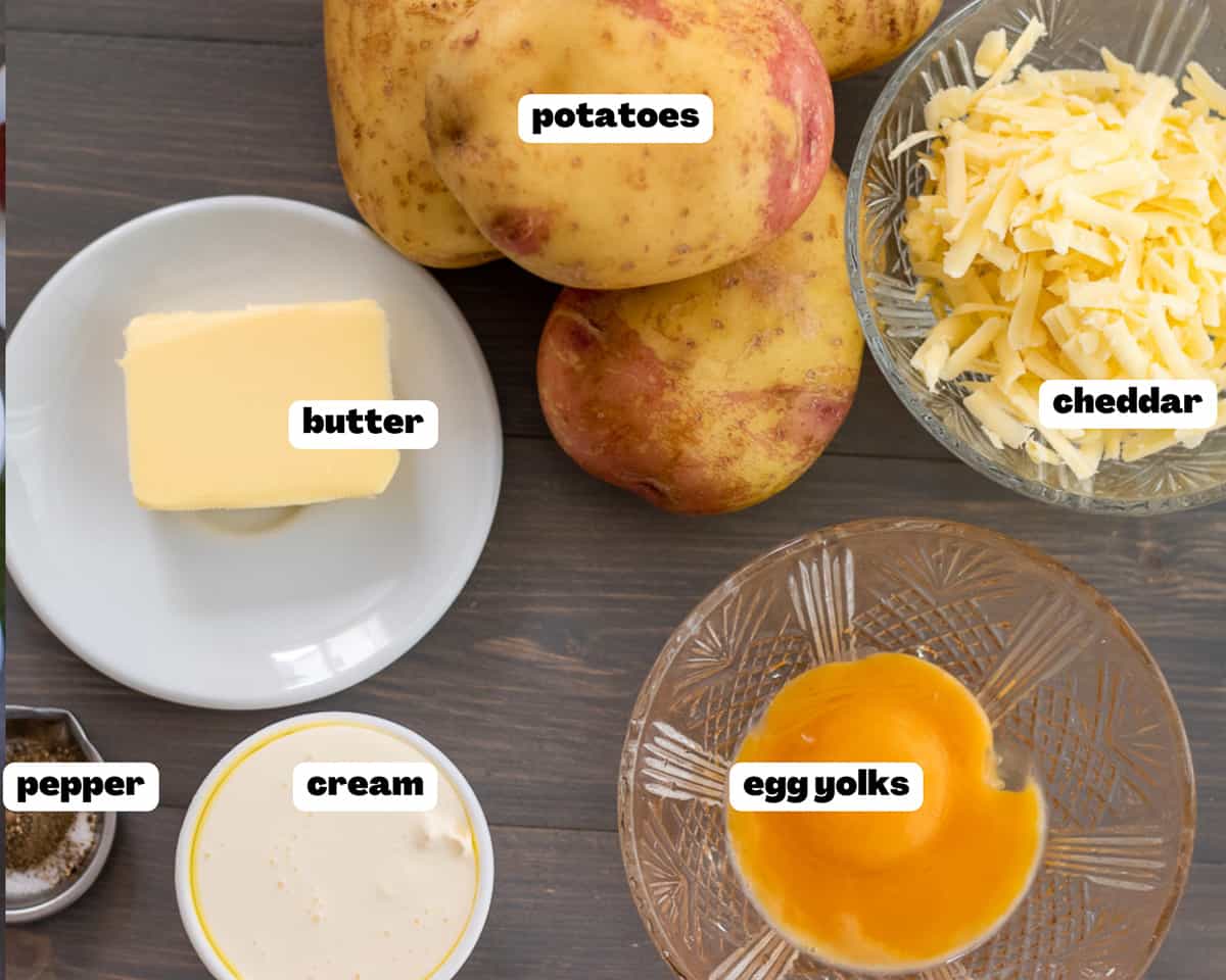 labelled picture of ingredients for mash potatoes 