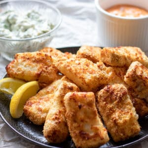 fish sticks cooked in an air fryer