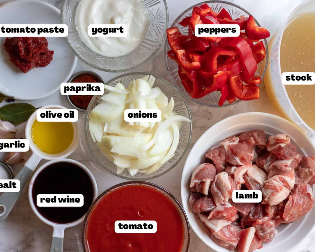 Labelled picture of ingredients for lamb goulash