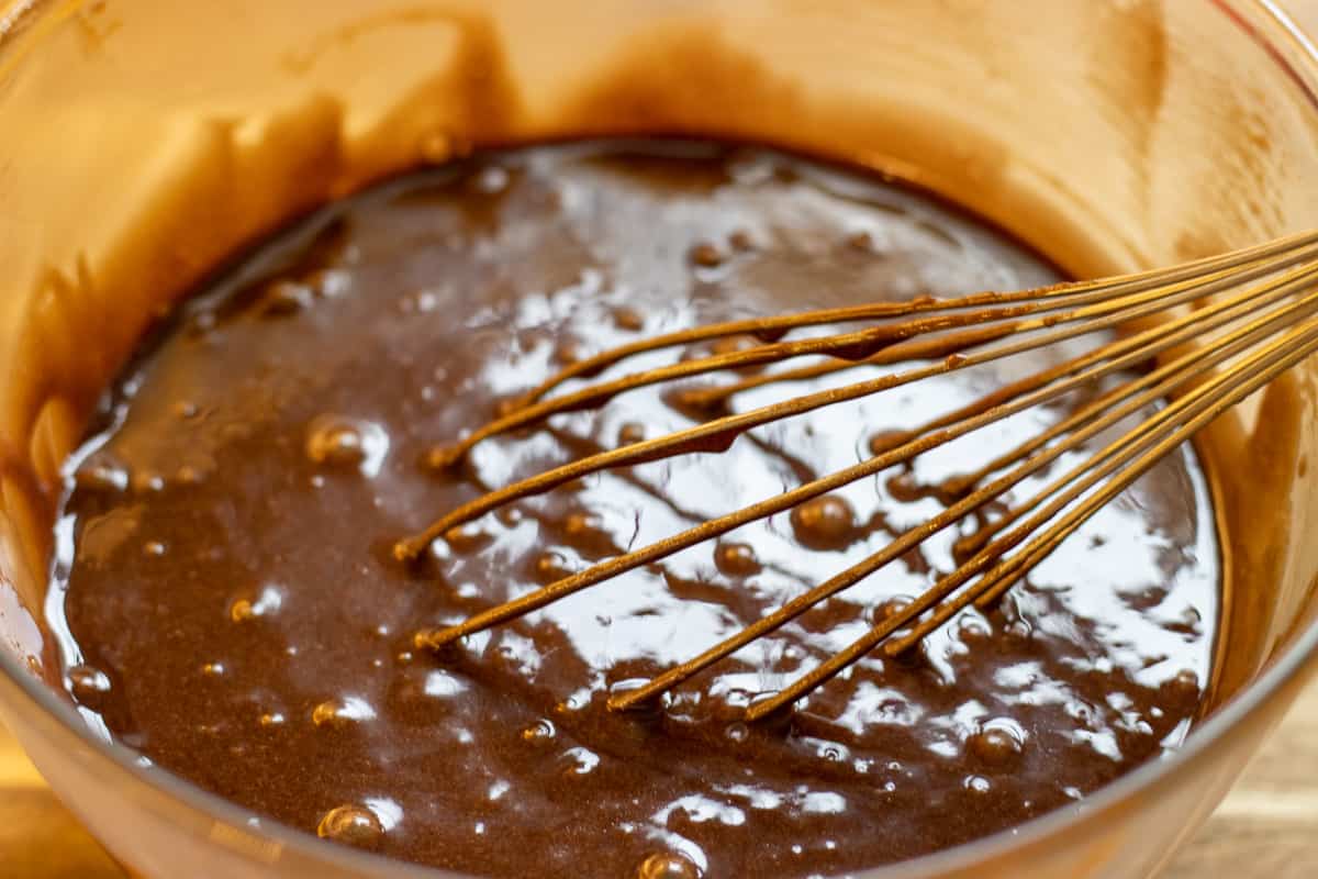 the dry ingredients are incorporated to wet ingredients to form the brownie batter