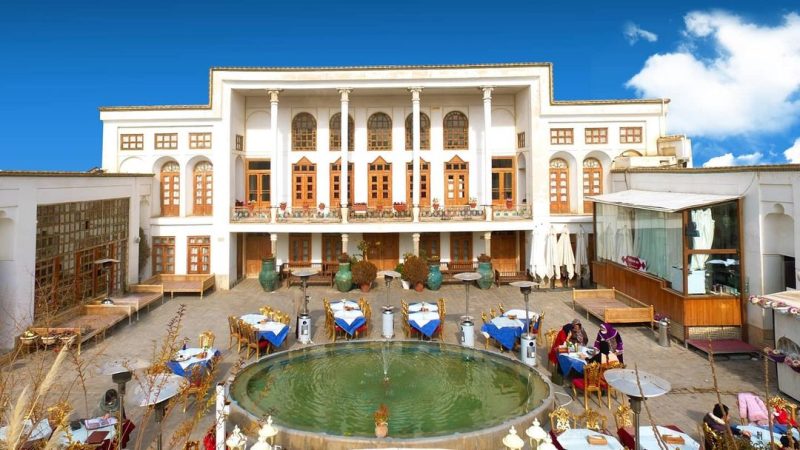 کافه رستوران هوگر 800x450 بهترین کافه های اصفهان برای تولد