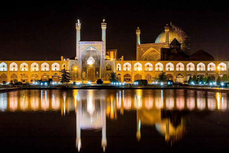 میدان نقش جهان اصفهان زیباترین جاهای دیدنی اصفهان در شب