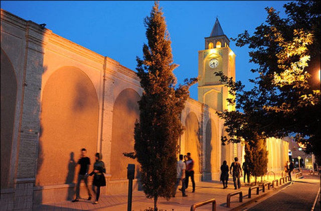 محله جلفا زیباترین جاهای دیدنی اصفهان در شب