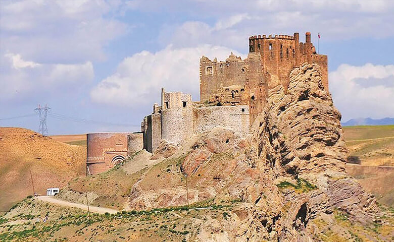 قلعه الموت جاهای دیدنی قزوین ( 20 جاذبه گردشگری )