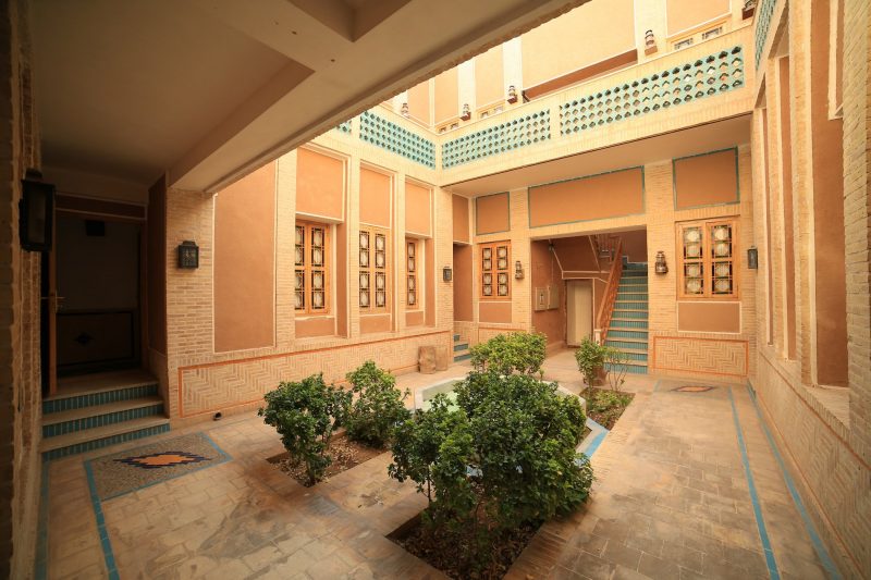 هتل باغ مشیرالممالک یزد14 800x533 هتل باغ مشیرالممالک یزد