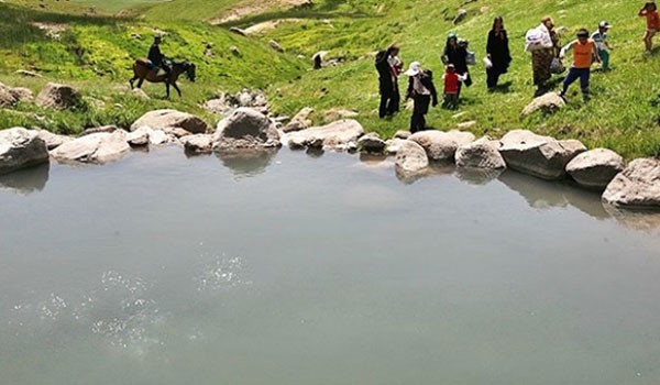 چشمه آب شور لاکان رشت