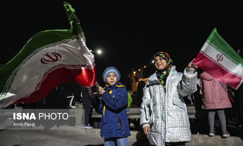 جشن شیرازی ها پس از برد تیم ملی فوتبال