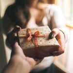 27 ایده هدیه برای فروشنده در زندگی شما