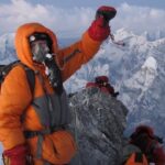 صف طولانی کوهنوردان روی قله اورست + فیلم