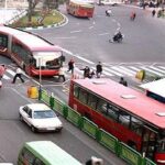 گلایه شهروندان تهرانی از تردد خودرو‌های شخصی در خطوط ویژه