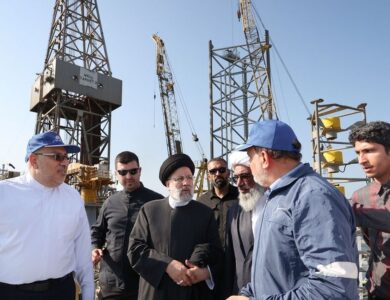 ابتکارات دولت شهید رئیسی برای بستن پرونده کم کاری دولت روحانی در نفت فروش نرفته و شناور روی آب