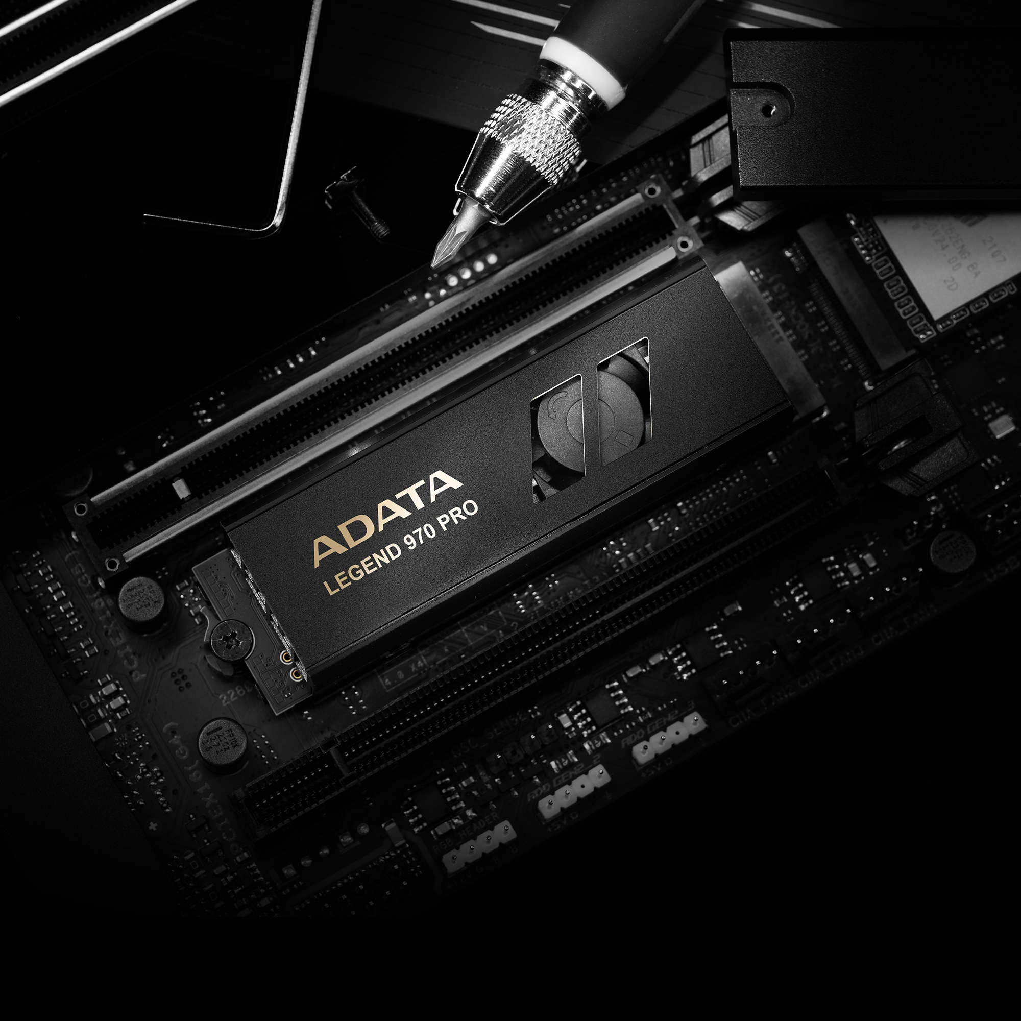 ADATA Rolls Legend 970 PRO: Blazing Fast-Gen5 SSD با حداکثر سرعت 14 گیگابایت بر ثانیه، حافظه 4 ترابایت، کنترلر Innogrit IG5666