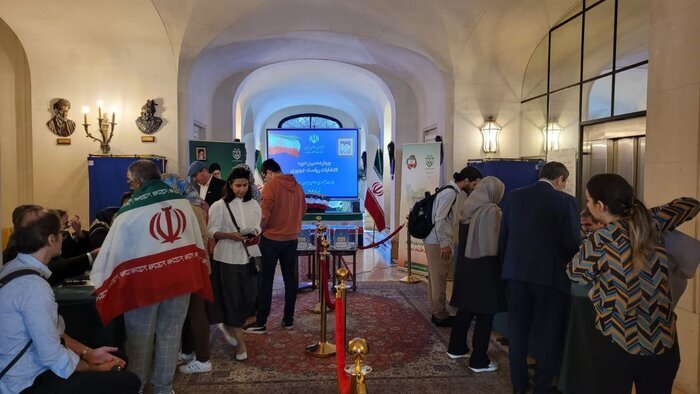 رای دهی ایرانیان مقیم پاریس
