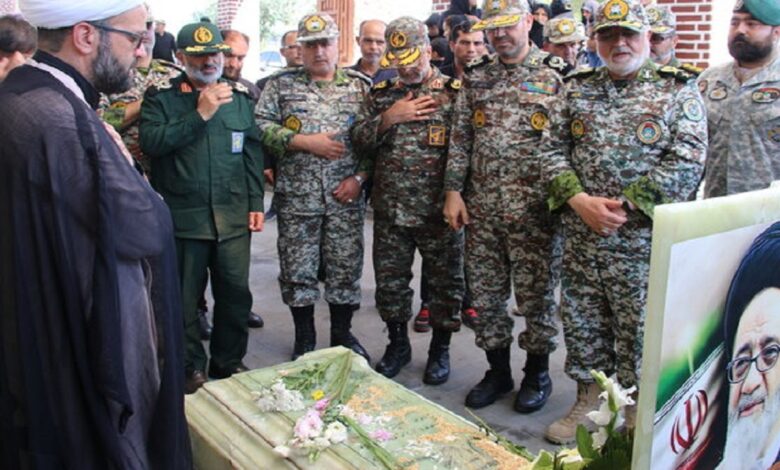 ادای احترام فرمانده پدافند هوایی خاتم الانبیا به مقام شامخ شهید آیت الله آل هاشم