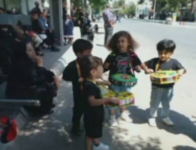 ارادت قلبی کودکان نیشابوری به سالار شهیدان در تاسوعا و عاشورای حسینی + فیلم