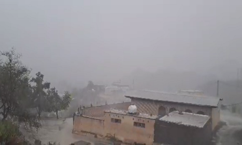 بارش شدید باران در روستای اشکان بشاگرد+ فیلم