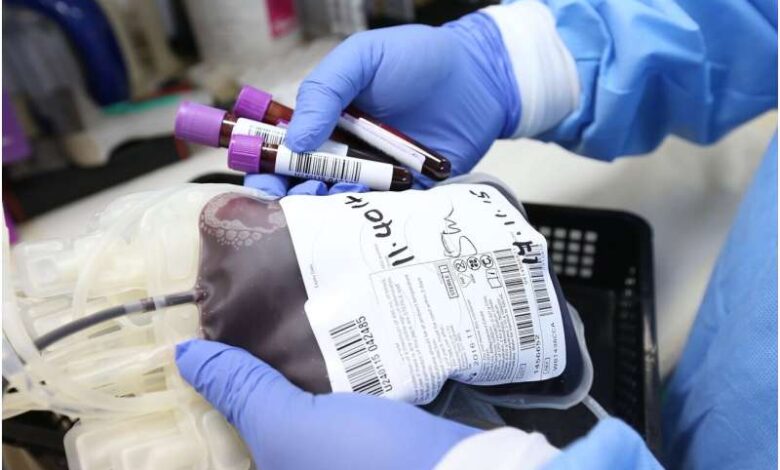 بررسی اینکه آیا انجام تزریق خون قبل از رسیدن به بیمارستان باعث بهبود بقای بیماران ترومایی می شود یا خیر