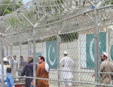 بسته شدن مرز تورخم به روی بیماران افغانستانی