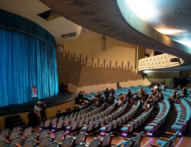 تئاتر شهر حرفه‌ای ترین سالن کشور است