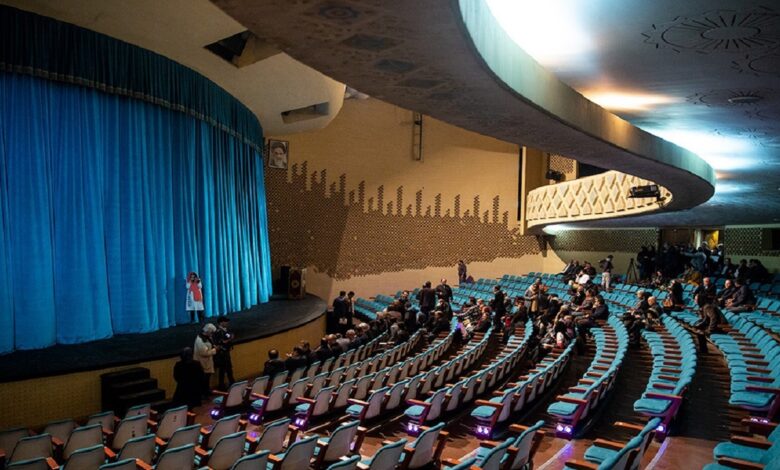 تئاتر شهر حرفه‌ای ترین سالن کشور است