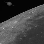 تصویر روز ناسا: زحل در لبه ماه