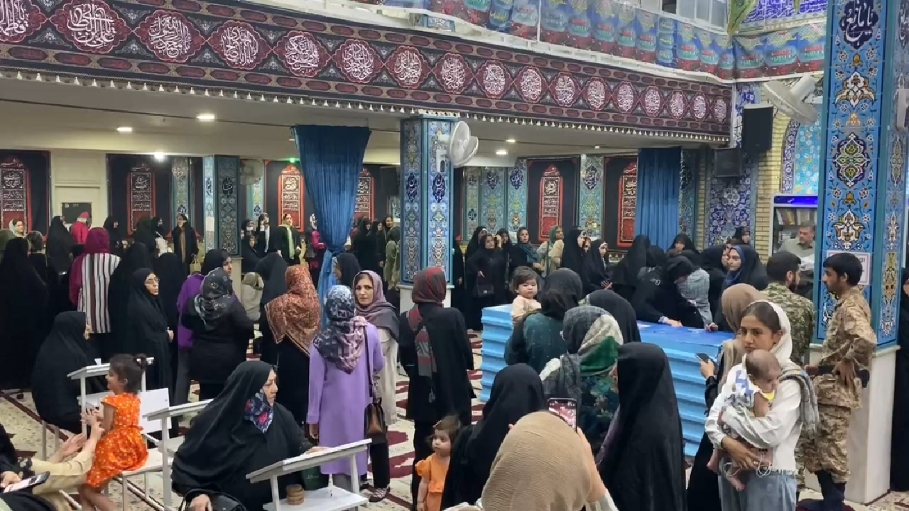 حضور وسیع زنان در مسجد جواد الائمه + فیلم