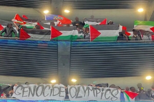 فریاد «فلسطین آزاد» همزمان با پخش سرود رژیم صهیونیستی +فیلم