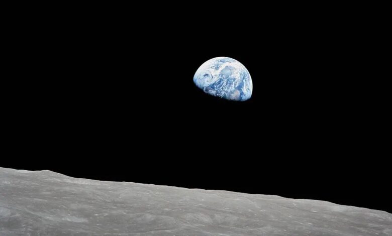 فضانوردان ناسا 55 سال پیش امروز با خروج از ماه ثابت کردند زمین صاف نیست