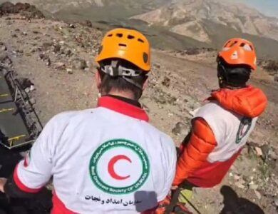نجات جان کوهنورد سقوط کرده در ارتفاعات قله دماوند
