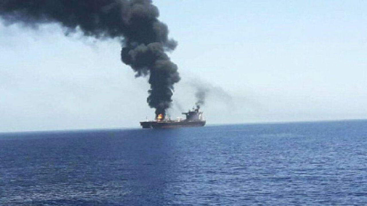 یک کشتی در سواحل یمن هدف قرار گرفت